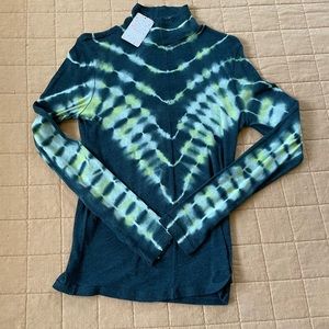 NWT Free People tie dye turtleneck